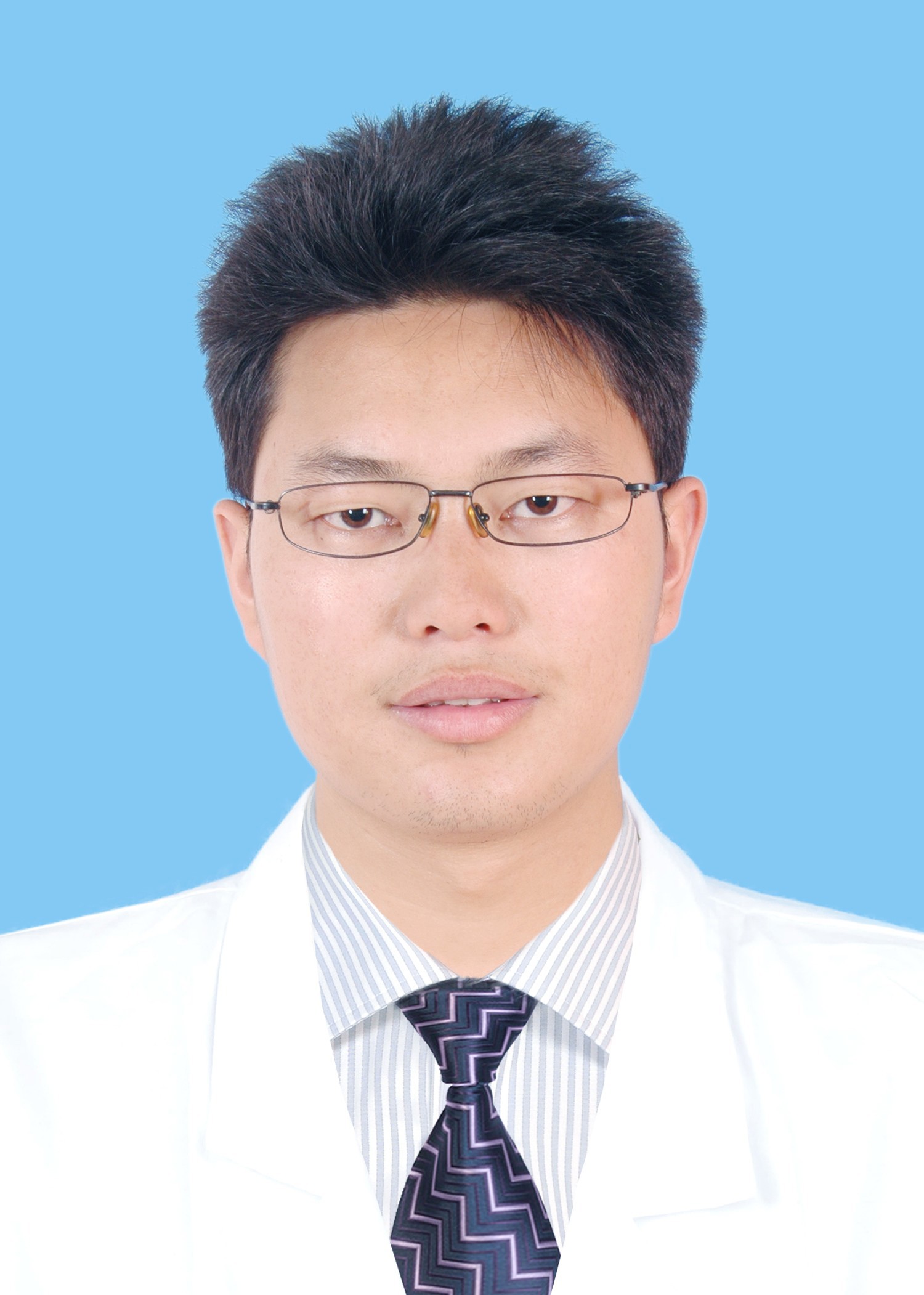 主治醫(yī)師 王強